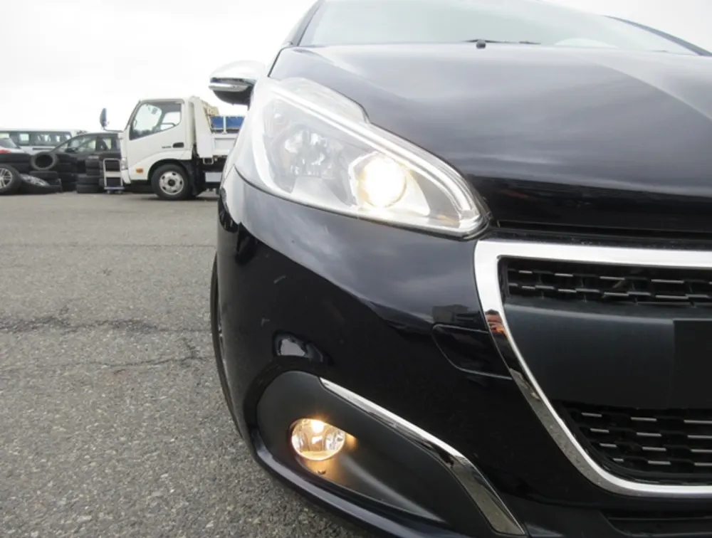 PEUGEOT 208 TECH EDITION FULL LEATHER SEATS - PRG Motors Ltd