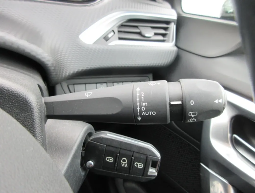 PEUGEOT 208 TECH EDITION FULL LEATHER SEATS - PRG Motors Ltd
