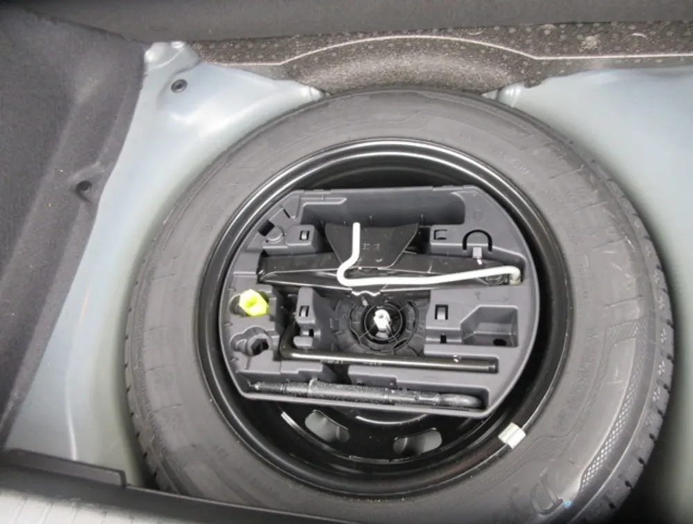 PEUGEOT 208 TECH EDITION FULL LEATHER SEATS - PRG Motors Ltd