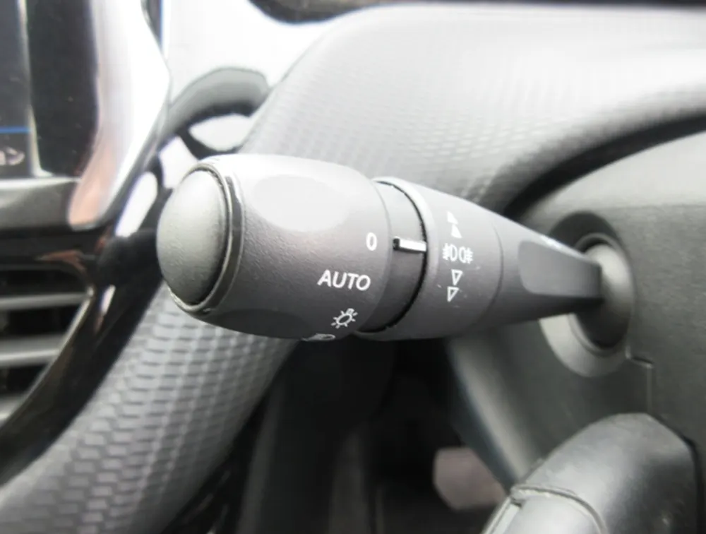PEUGEOT 208 ALLURE - PRG Motors Ltd