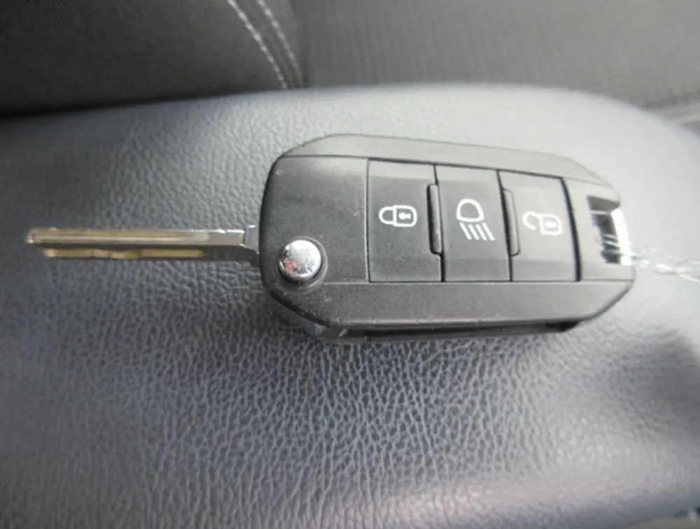 PEUGEOT 208 ALLURE - PRG Motors Ltd