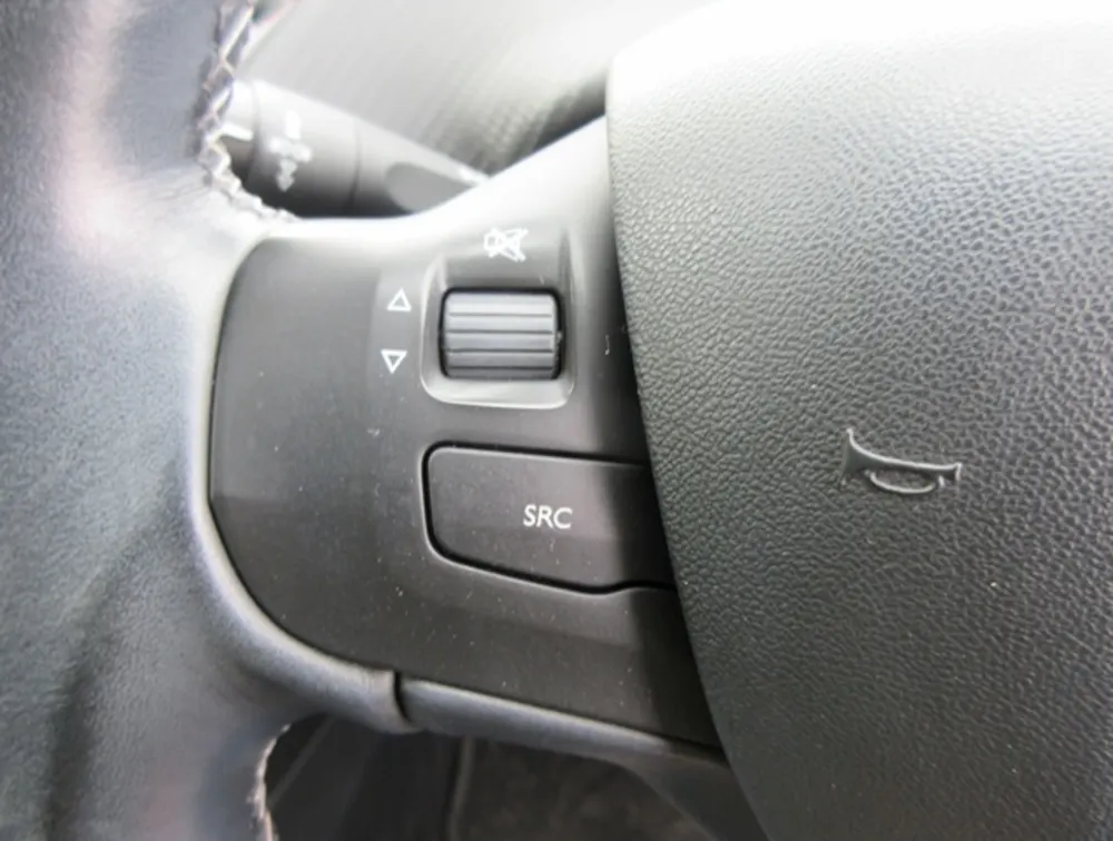 PEUGEOT 208 ALLURE - PRG Motors Ltd