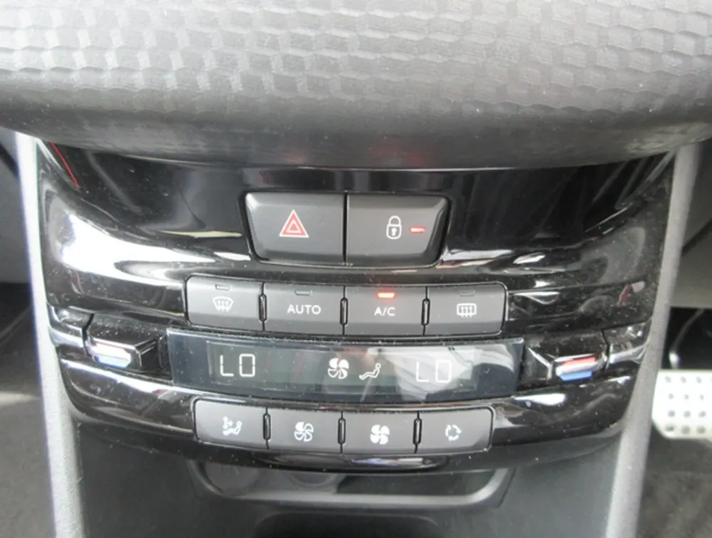 PEUGEOT 208 GTLINE BLACK PACK - PRG Motors Ltd