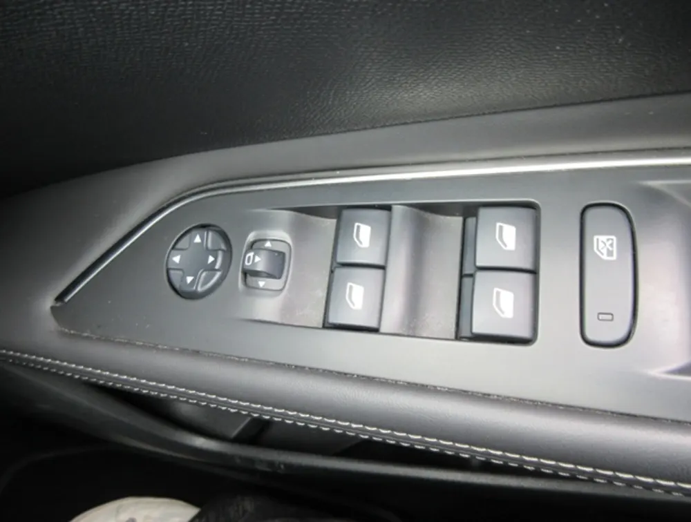 PEUGEOT 3008 ALLURE SUNROOF - PRG Motors Ltd