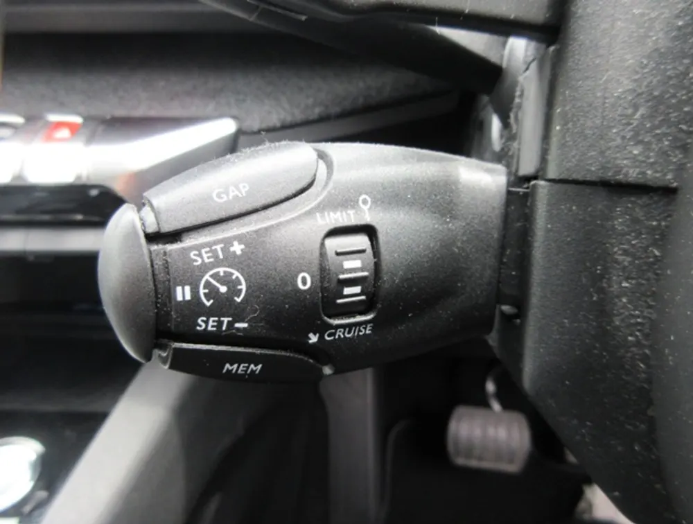 PEUGEOT 3008 ALLURE SUNROOF - PRG Motors Ltd