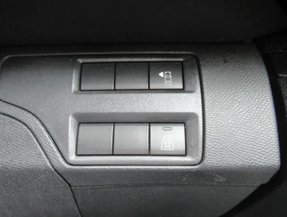 PEUGEOT 3008 ALLURE SUNROOF - PRG Motors Ltd