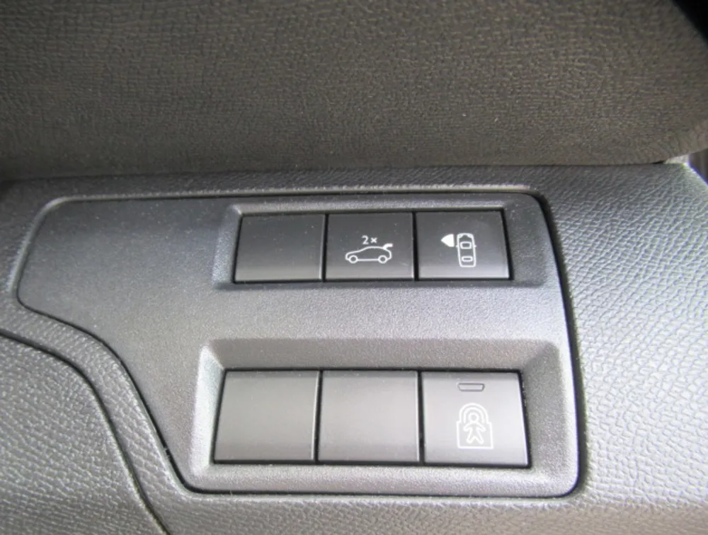 PEUGEOT 3008 ALLURE SUNROOF DIESEL - PRG Motors Ltd