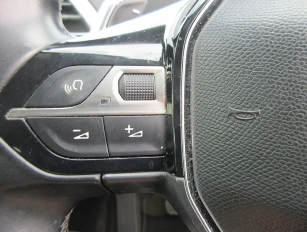 PEUGEOT 3008 ALLURE SUNROOF - PRG Motors Ltd