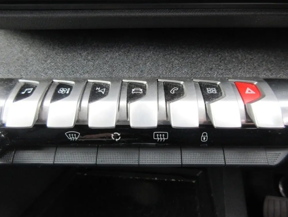 PEUGEOT 3008 ALLURE SUNROOF - PRG Motors Ltd