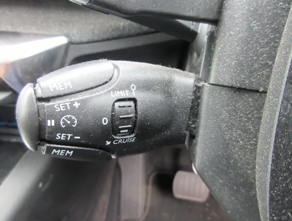 PEUGEOT 3008 ALLURE SUNROOF - PRG Motors Ltd