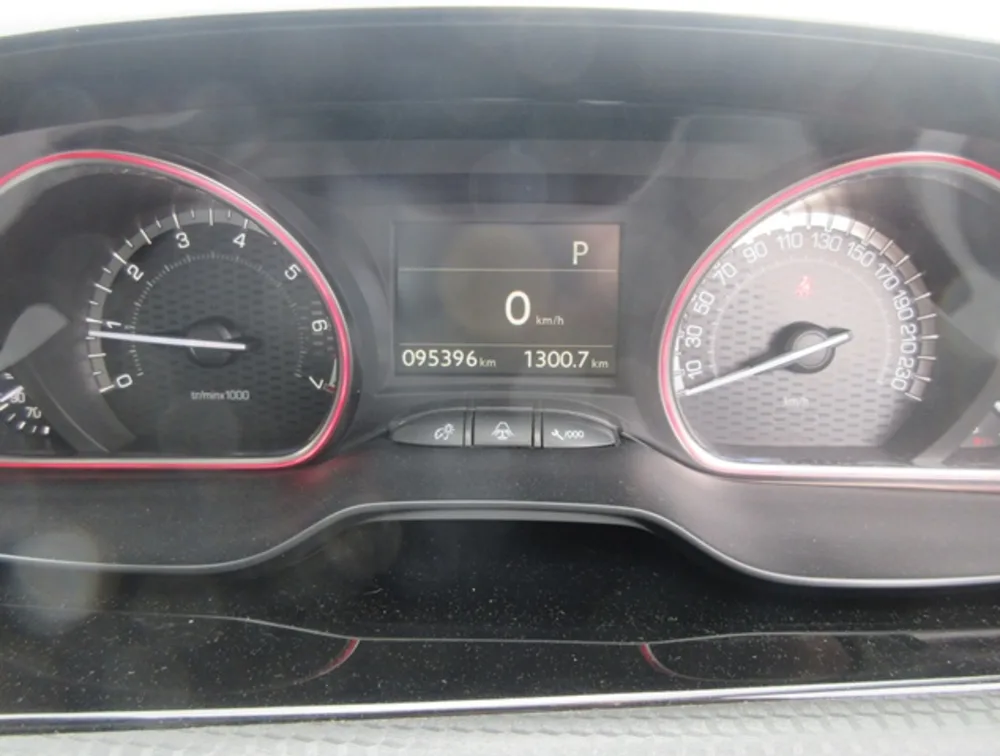 PEUGEOT 2008 GTLINE MOONROOF - PRG Motors Ltd