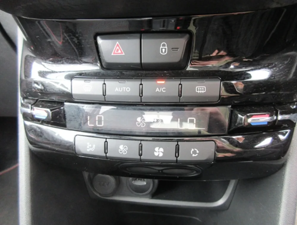 PEUGEOT 2008 GTLINE MOONROOF - PRG Motors Ltd
