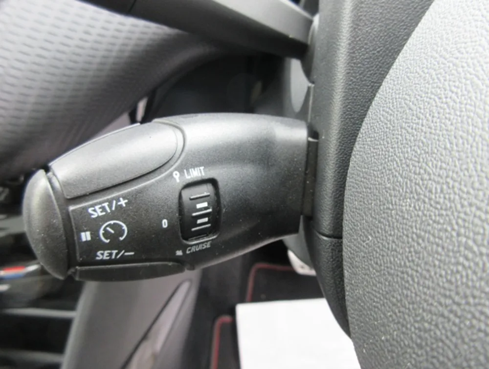 PEUGEOT 2008 GTLINE MOONROOF - PRG Motors Ltd