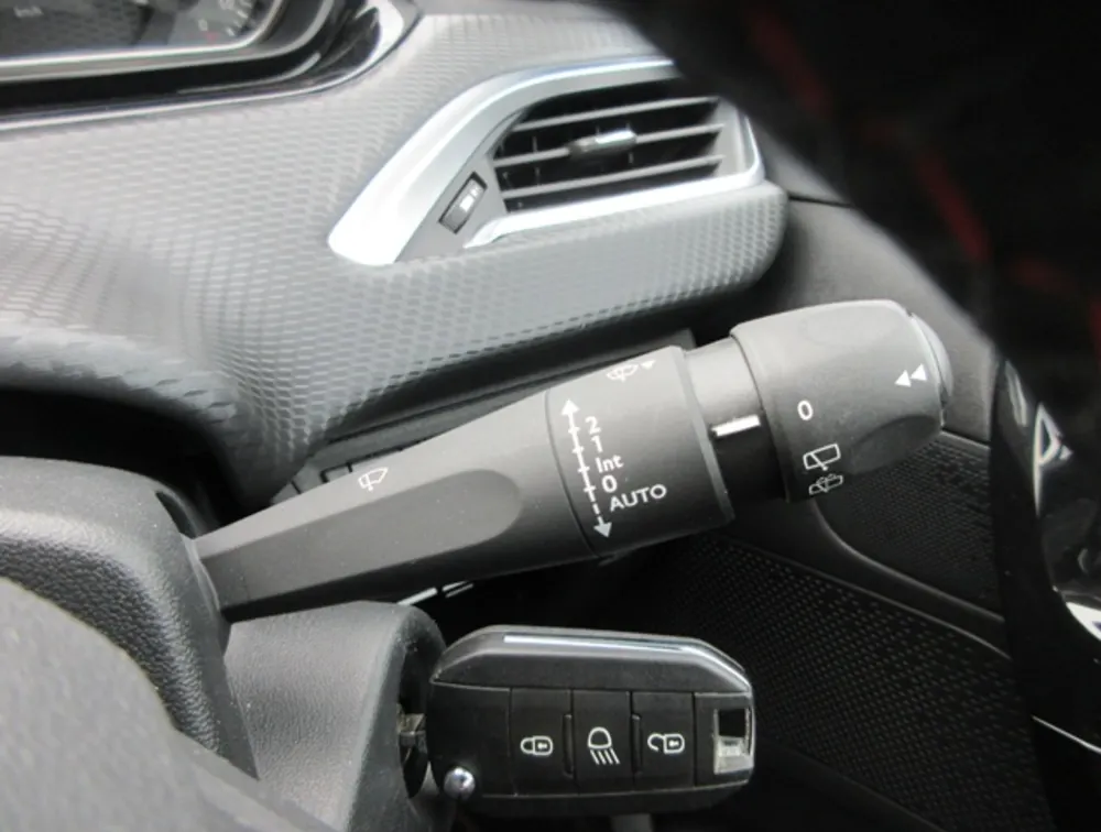PEUGEOT 2008 GTLINE - PRG Motors Ltd