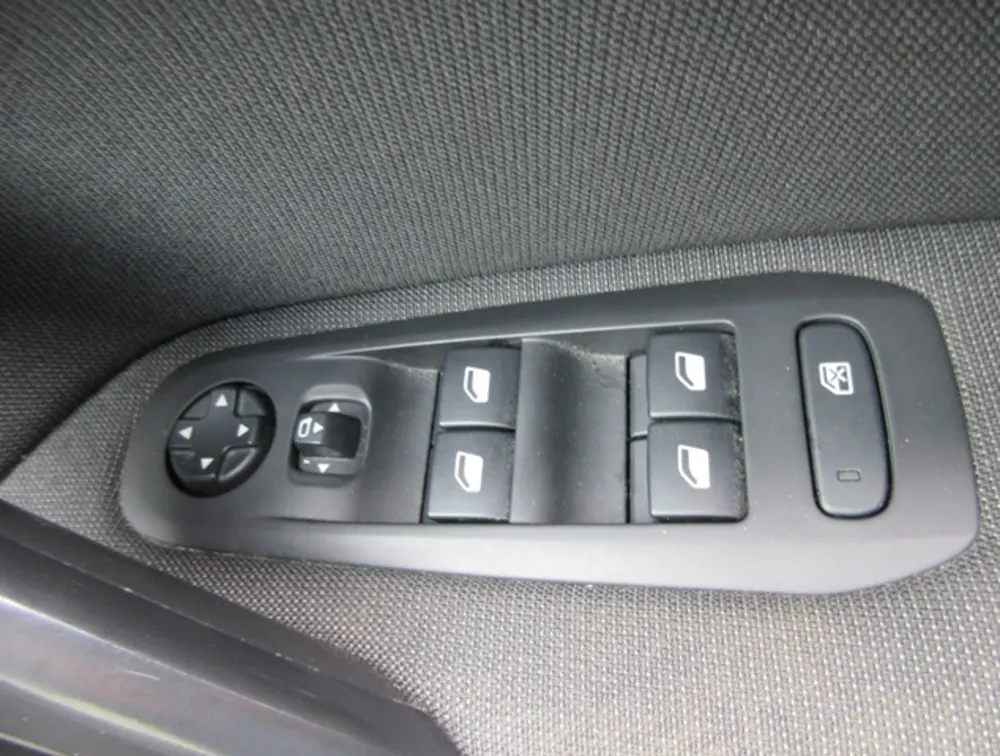 PEUGEOT 308 ALLURE HATCHBACK - PRG Motors Ltd