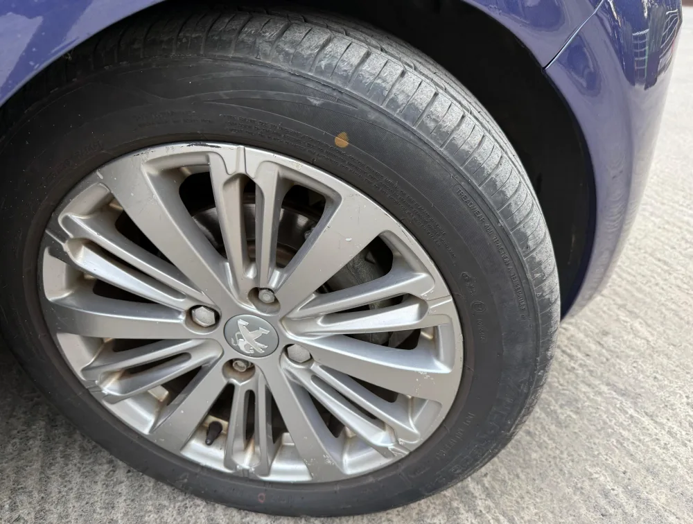 PEUGEOT 208 ALLURE - PRG Motors Ltd