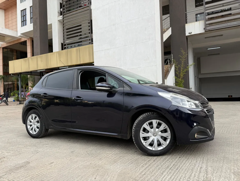 PEUGEOT 208 ALLURE