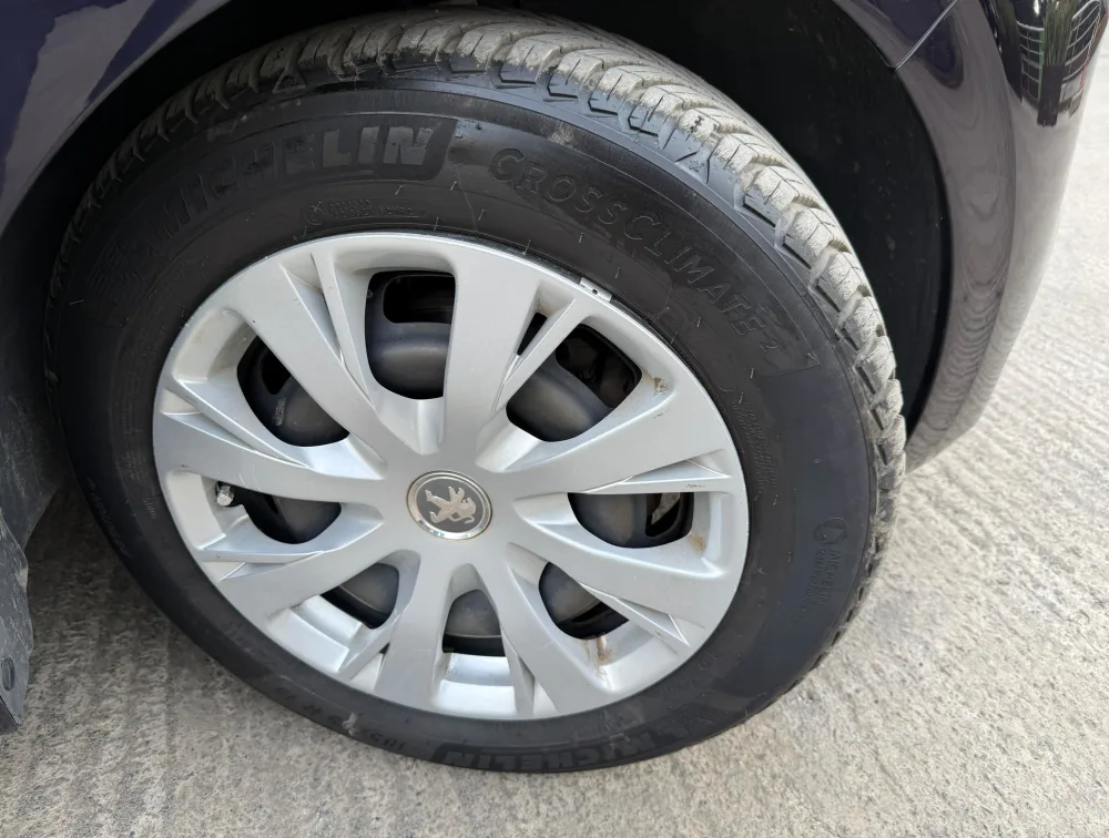 PEUGEOT 208 ALLURE - PRG Motors Ltd