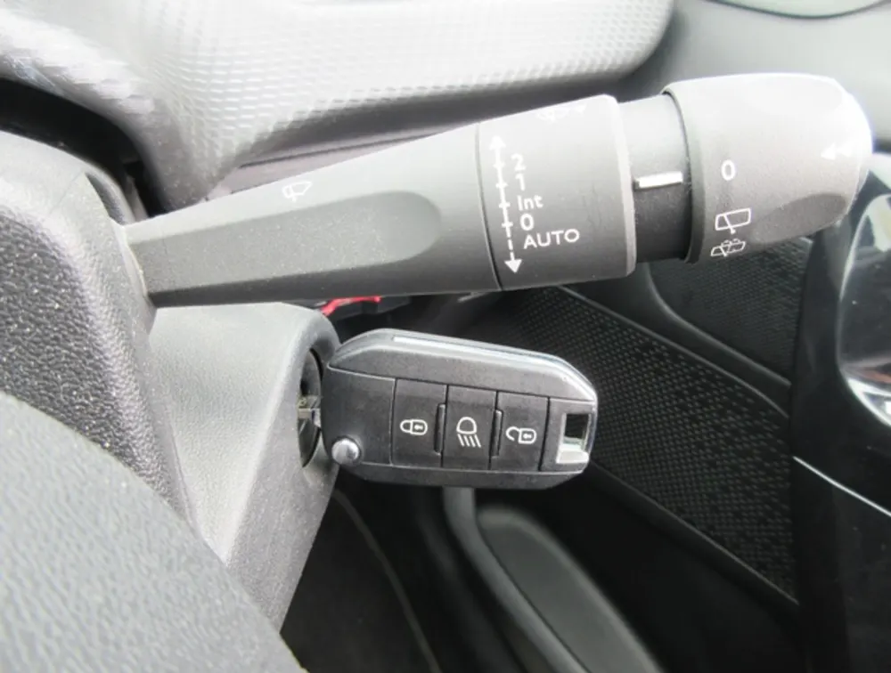 PEUGEOT 208 ALLURE SIGNATURE - PRG Motors Ltd
