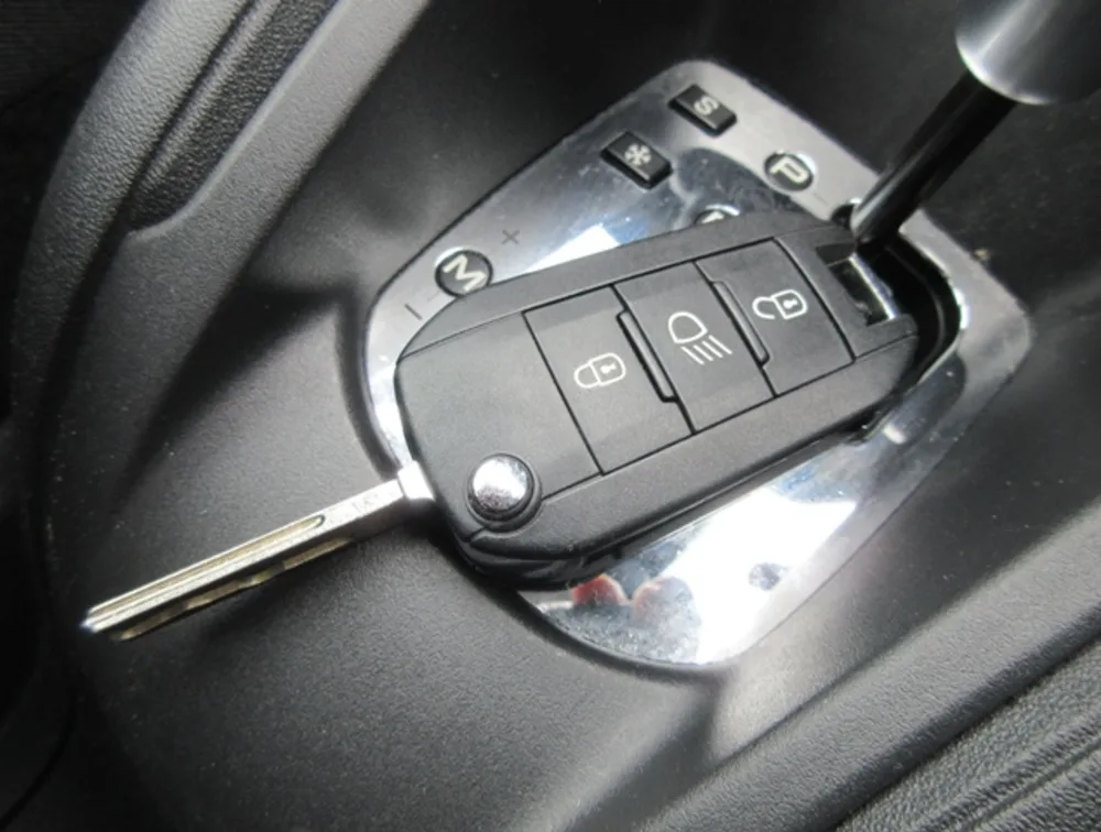 PEUGEOT 208 ALLURE SIGNATURE - PRG Motors Ltd