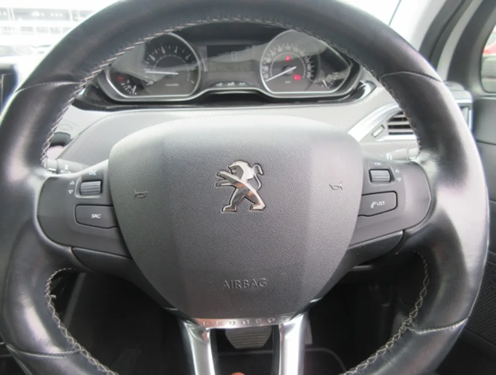 PEUGEOT 208 LEATHER SEATS - PRG Motors Ltd