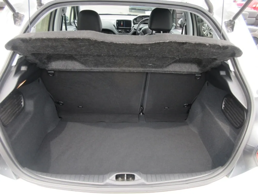 PEUGEOT 208 LEATHER SEATS - PRG Motors Ltd