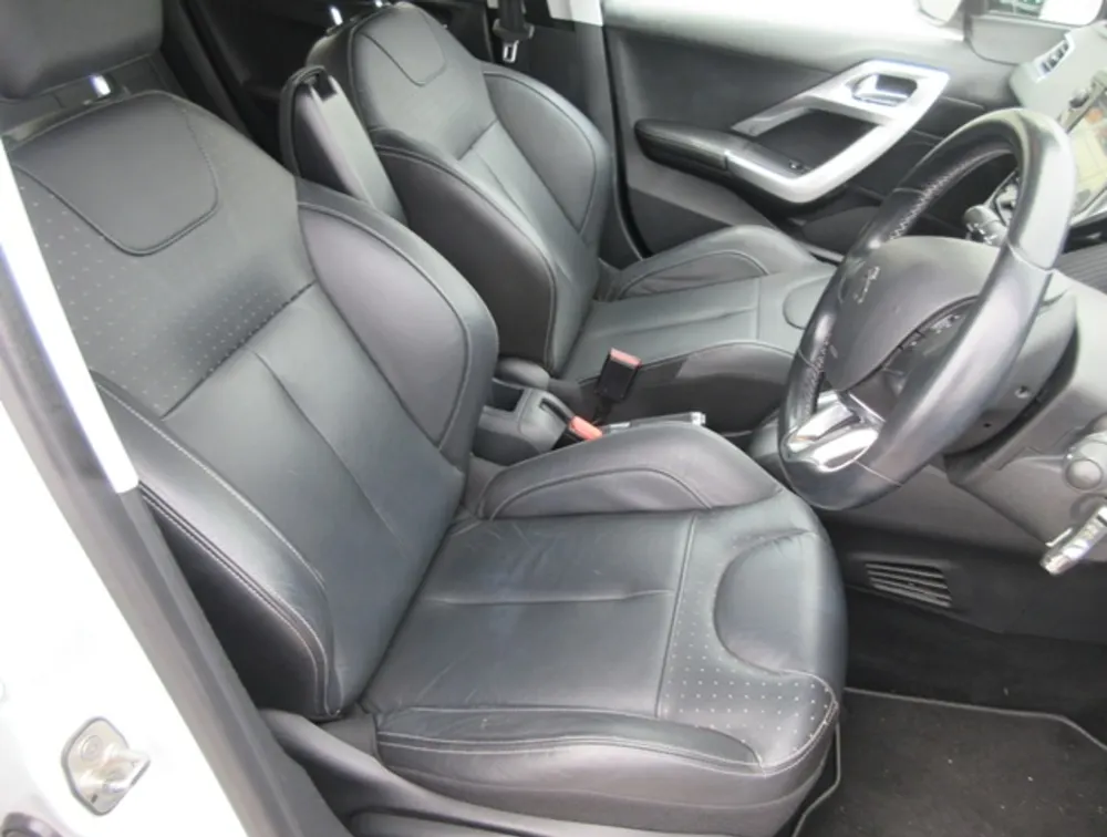 PEUGEOT 208 LEATHER SEATS - PRG Motors Ltd