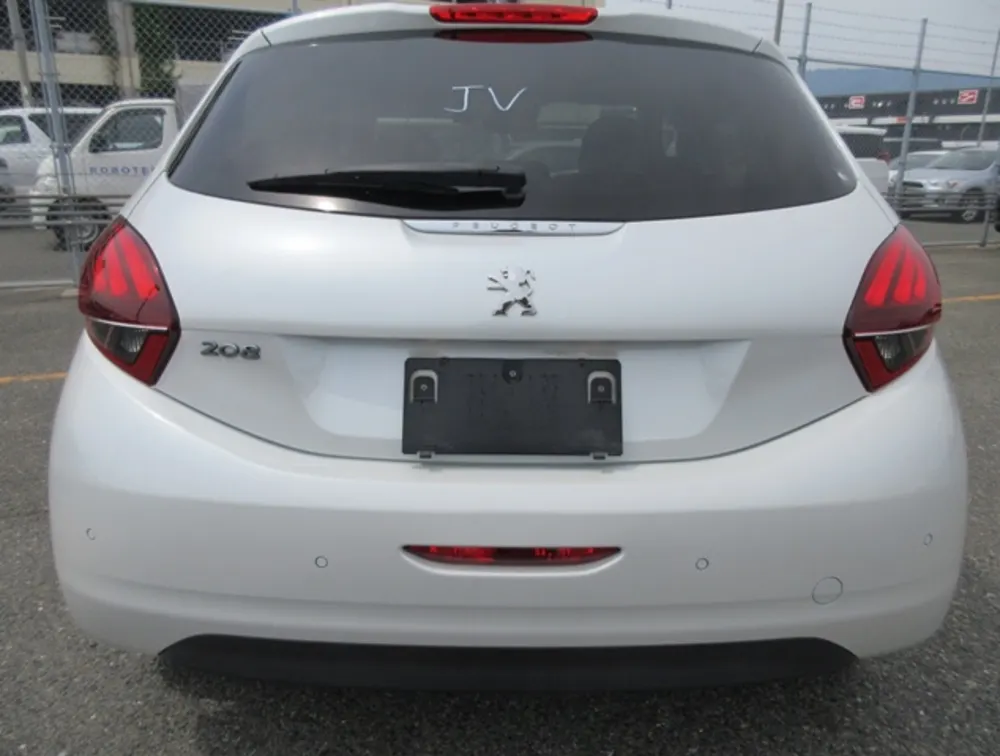 PEUGEOT 208 LEATHER SEATS - PRG Motors Ltd