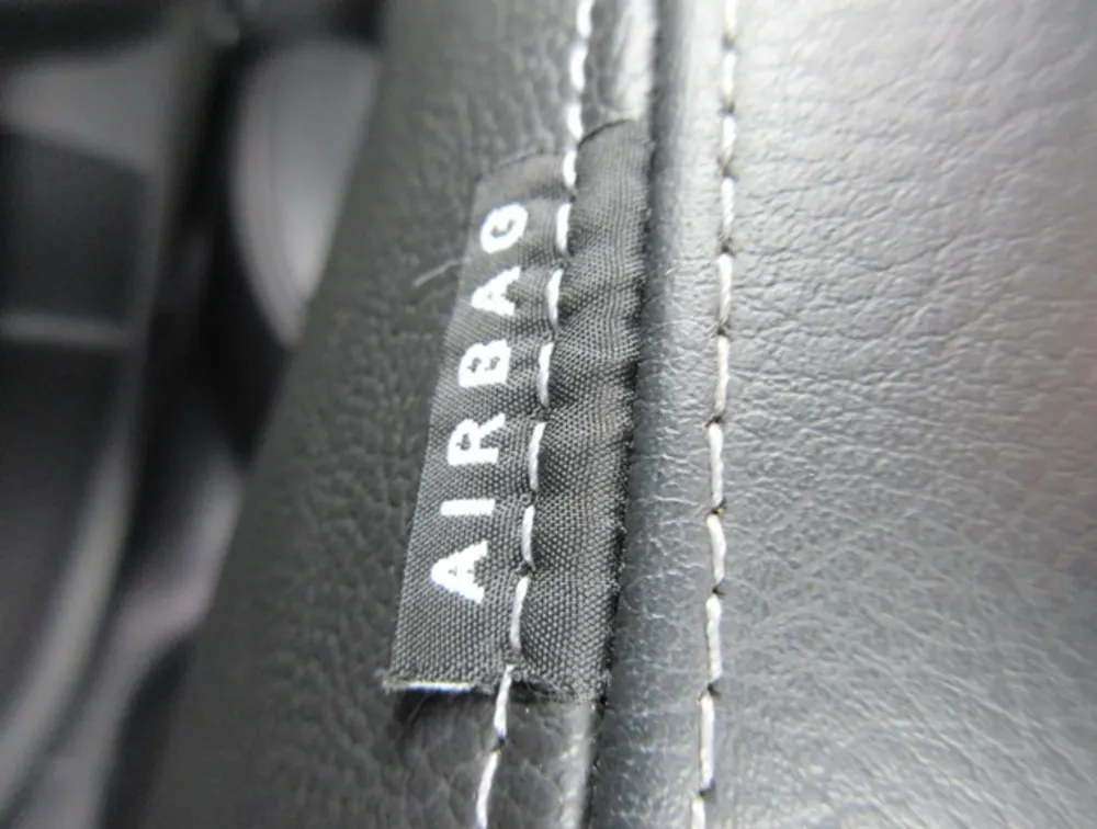 PEUGEOT 208 LEATHER SEATS - PRG Motors Ltd