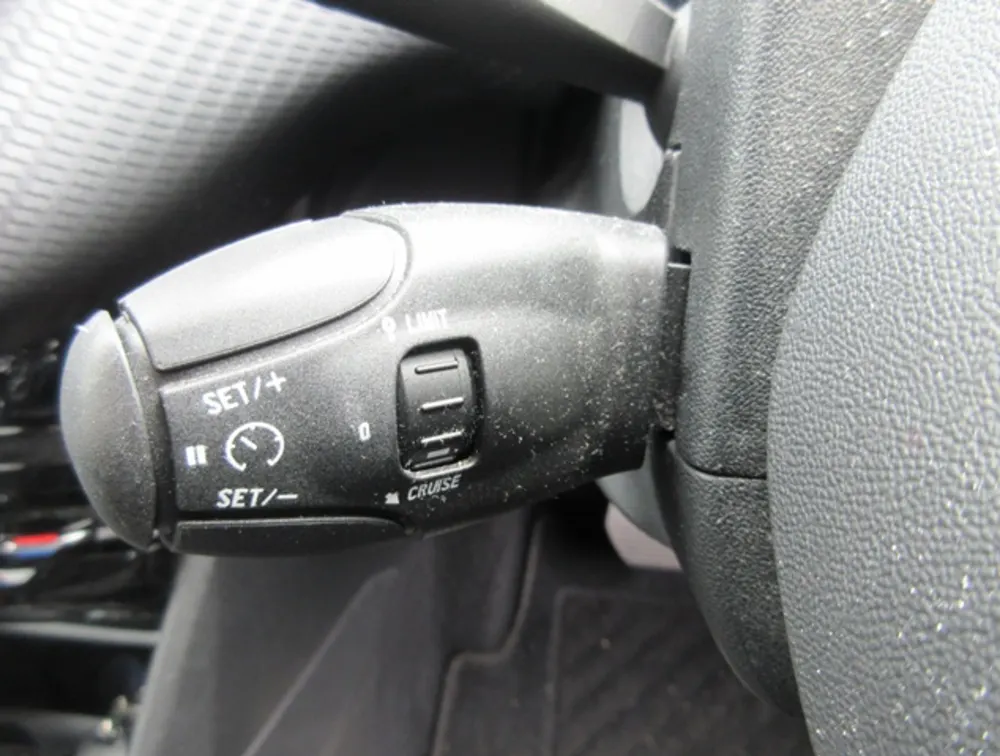 PEUGEOT 208 ALLURE - PRG Motors Ltd