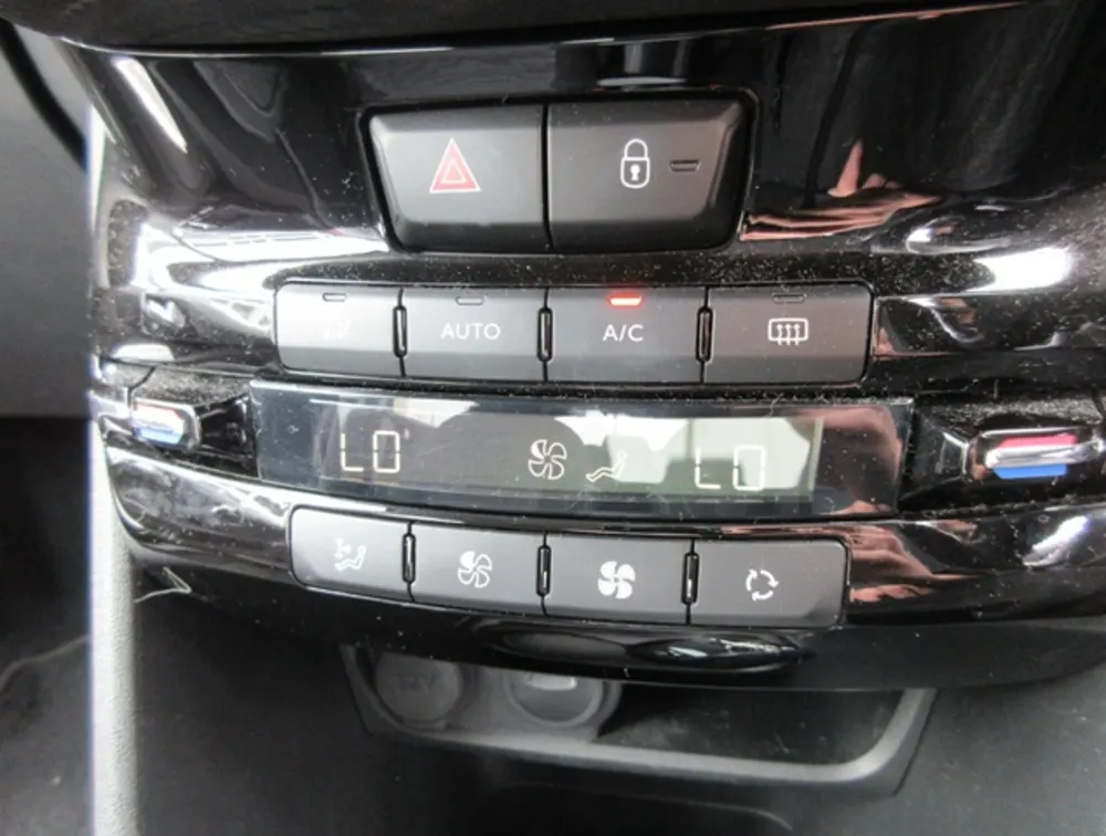 PEUGEOT 208 ALLURE - PRG Motors Ltd