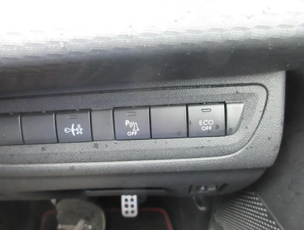 PEUGEOT 2008 GTLINE - PRG Motors Ltd