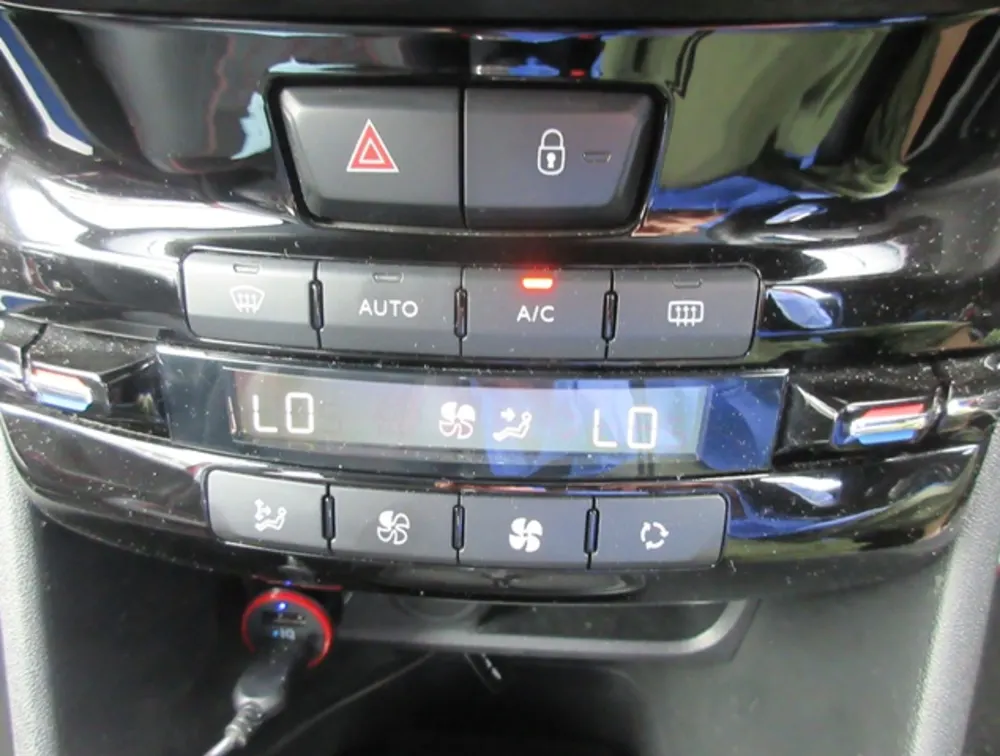 PEUGEOT 2008 GTLINE - PRG Motors Ltd
