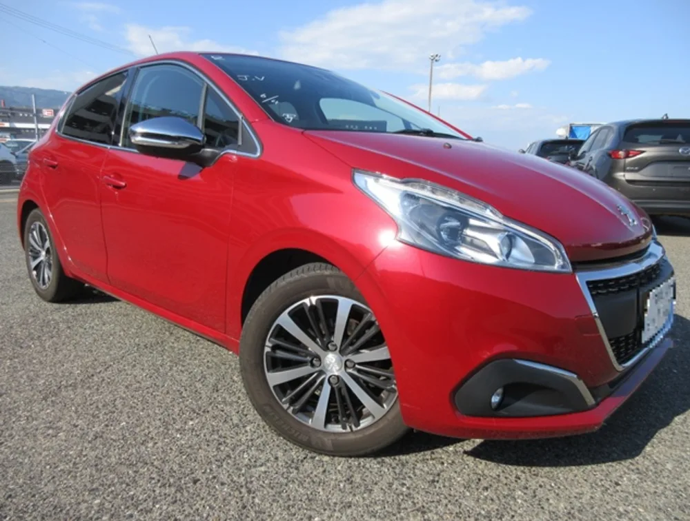 PEUGEOT 208 ALLURE FULL LEATHER SEATS