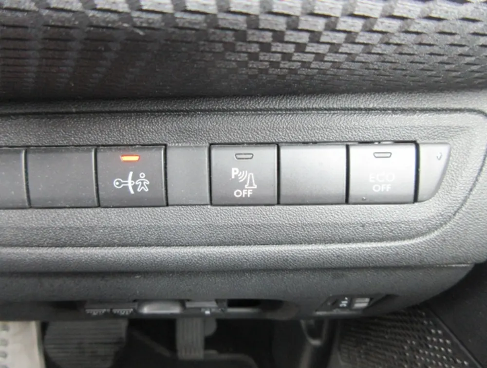 PEUGEOT 2008 ALLURE - PRG Motors Ltd