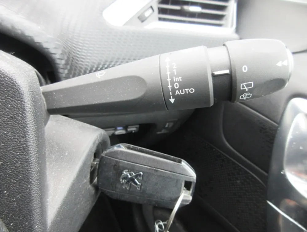 PEUGEOT 2008 ALLURE - PRG Motors Ltd
