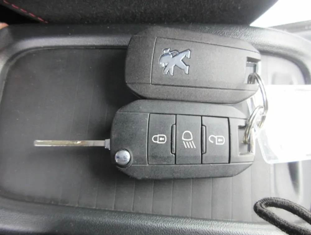 PEUGEOT 2008 GTLINE - PRG Motors Ltd
