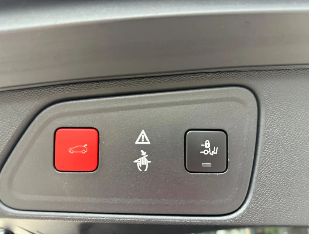 PEUGEOT 3008 GT SUNROOF DIESEL - PRG Motors Ltd