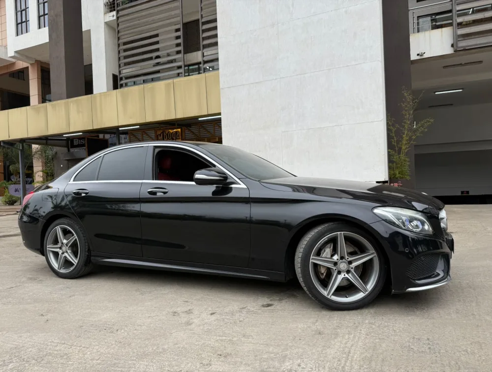 MERCEDES BENZ C200