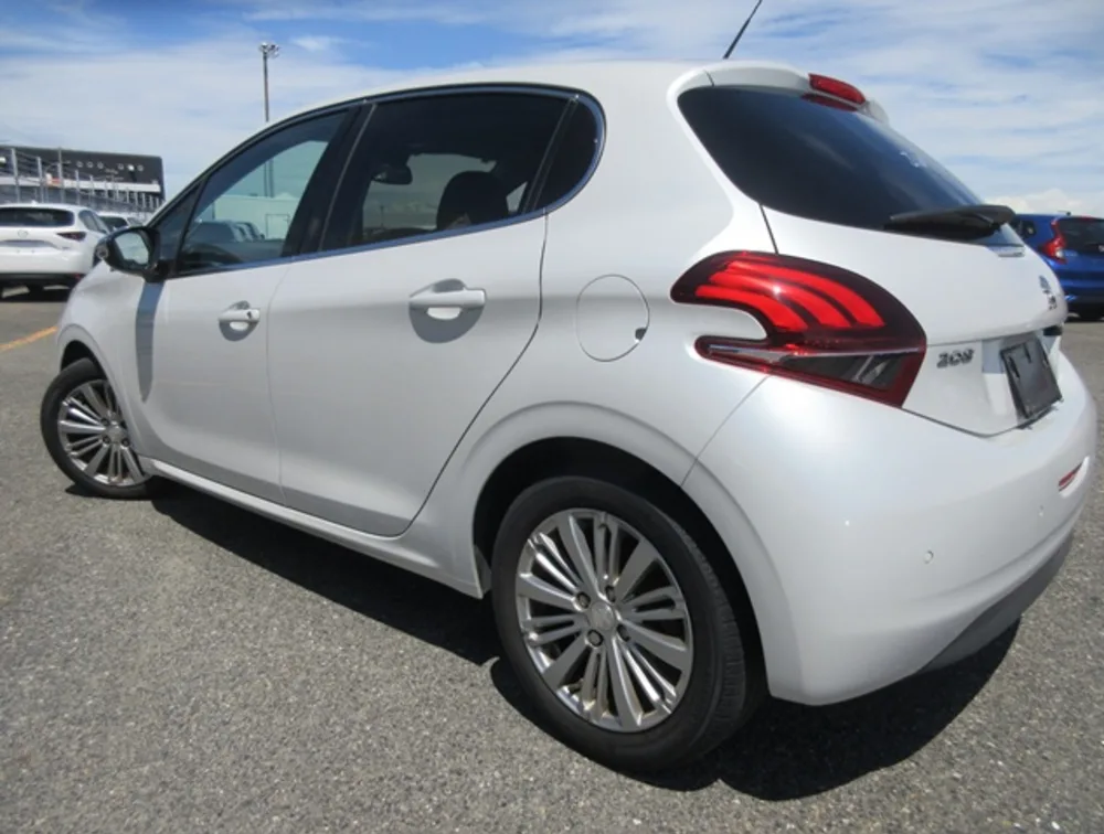 PEUGEOT 208 ALLURE - PRG Motors Ltd