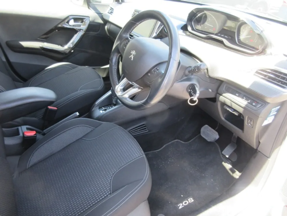 PEUGEOT 208 ALLURE - PRG Motors Ltd