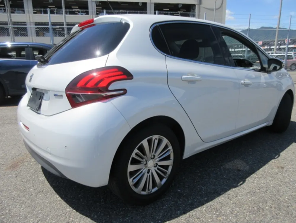 PEUGEOT 208 ALLURE - PRG Motors Ltd