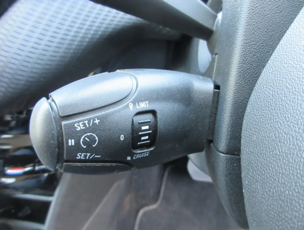PEUGEOT 208 ALLURE - PRG Motors Ltd