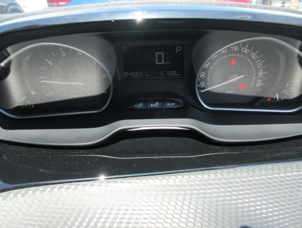 PEUGEOT 208 ALLURE - PRG Motors Ltd