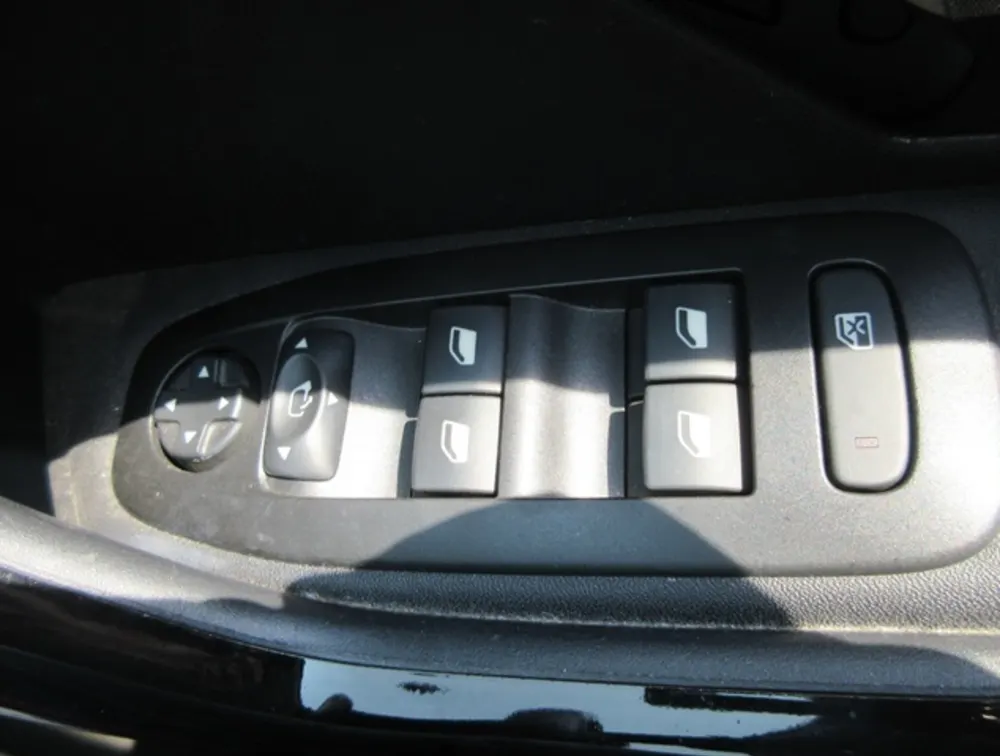 PEUGEOT 2008 GTLINE - PRG Motors Ltd