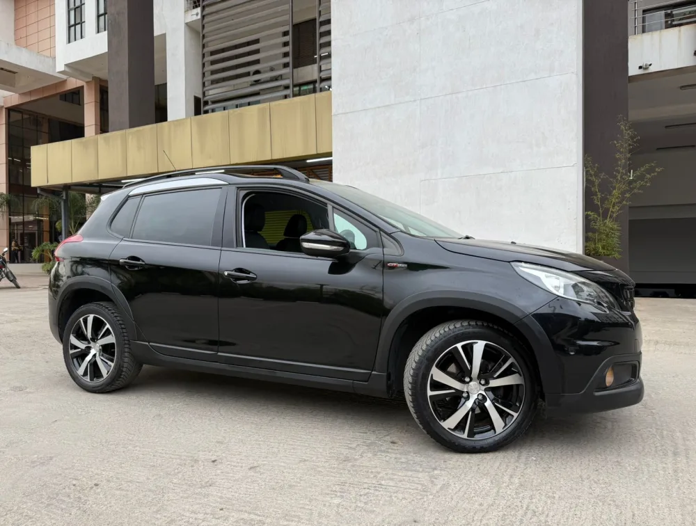 PEUGEOT 2008 GTLINE
