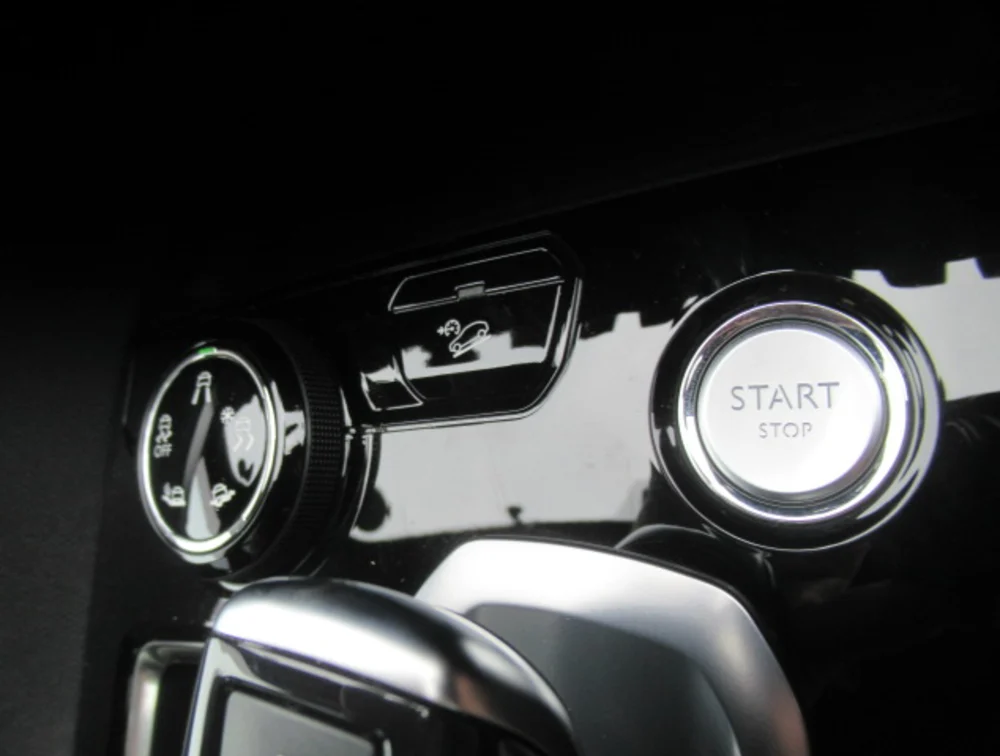 PEUGEOT 3008 GT SUNROOF - PRG Motors Ltd