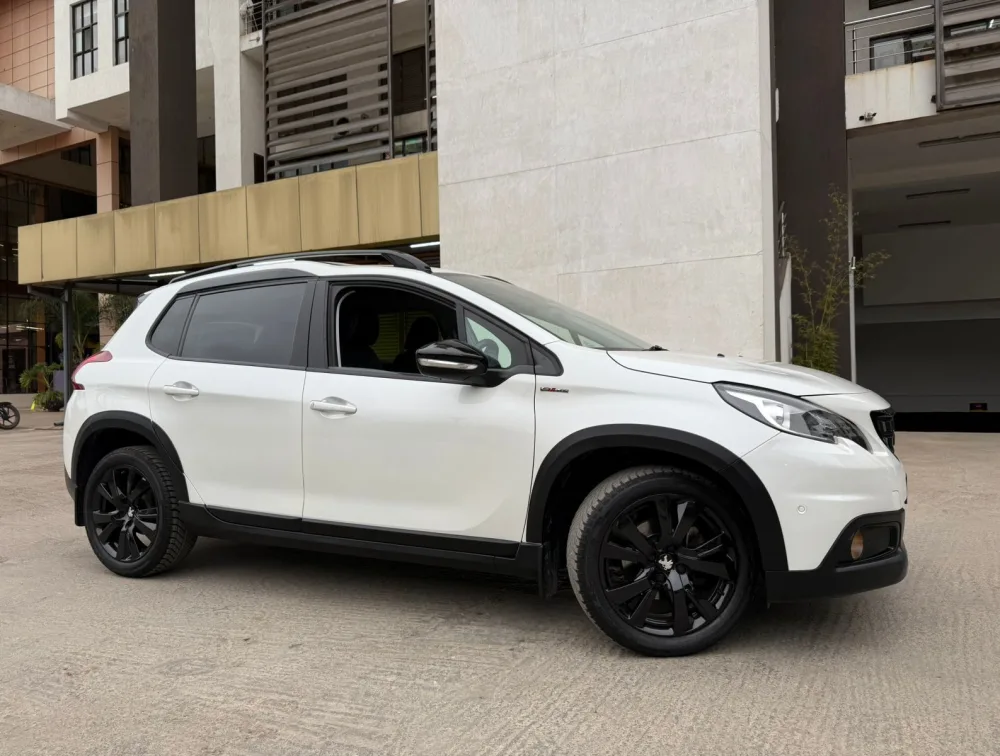 PEUGEOT 2008 GTLINE