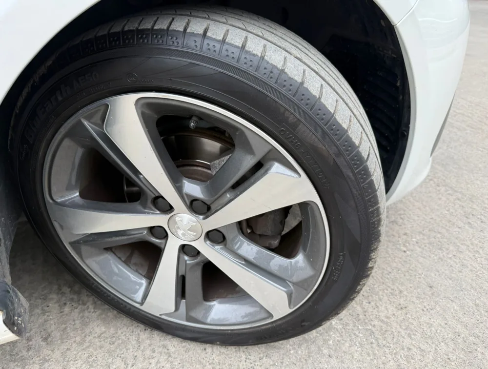 PEUGEOT 308 ALLURE MOONROOF - PRG Motors Ltd