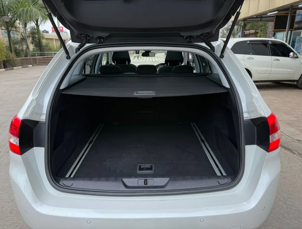 PEUGEOT 308 ALLURE MOONROOF - PRG Motors Ltd